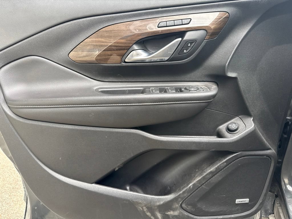Used 2020 GMC Terrain Denali w/ Denali Premium Package AWD/4WD image 15