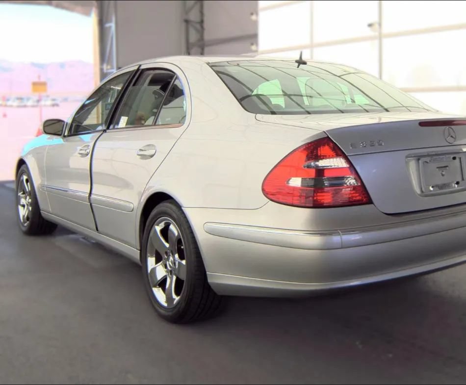 Used 2005 Mercedes-Benz E 320 Sedan w/ Sunroof Pkg image 8