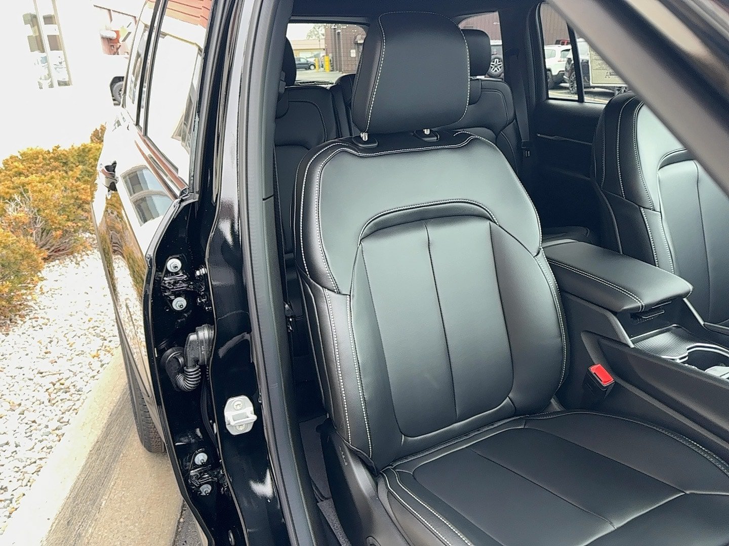 New 2026 Jeep Grand Cherokee Limited w/ Limited Altitude Package AWD/4WD image 6