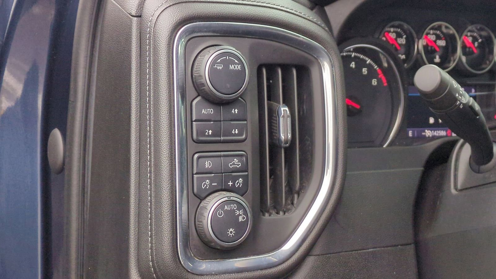 Used 2021 Chevrolet Silverado 1500 RST image 18