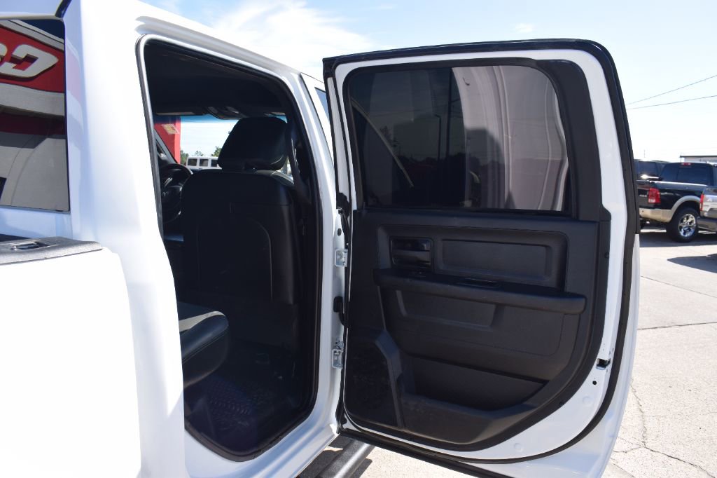 Used 2022 RAM 2500 Tradesman w/ Chrome Appearance Group AWD/4WD image 12