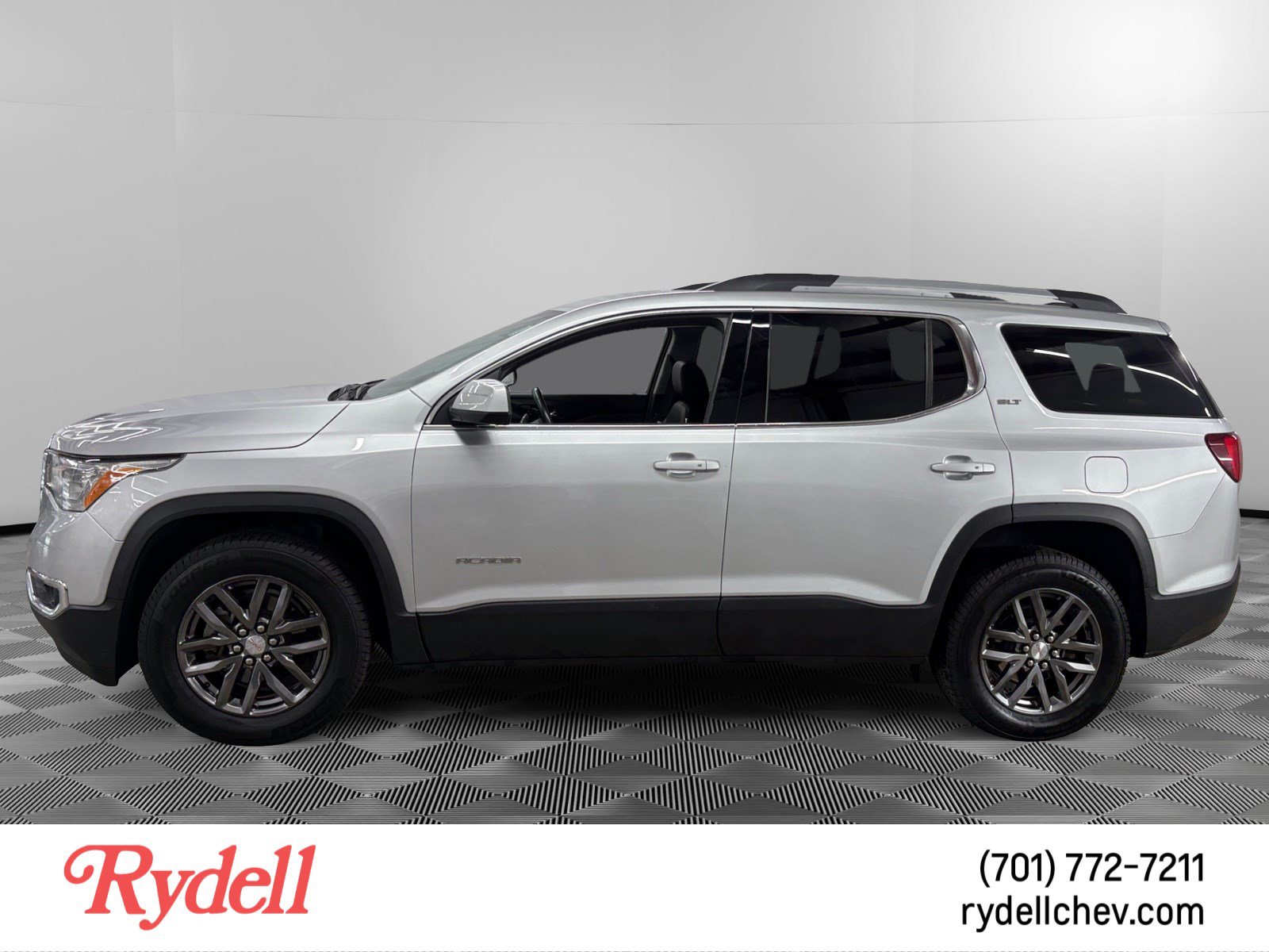Used 2018 GMC Acadia SLT AWD/4WD image 2