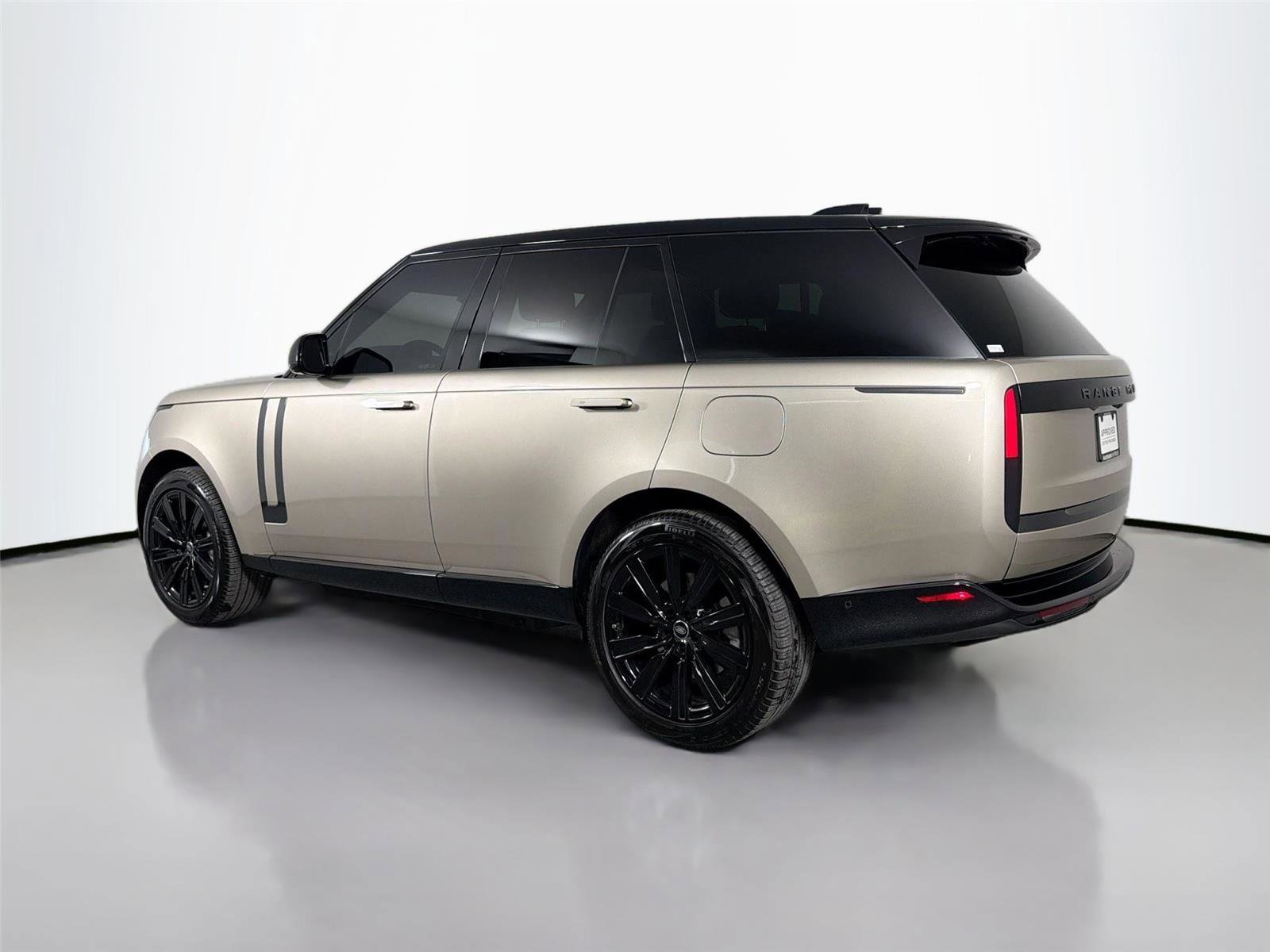 Certified 2025 Land Rover Range Rover SE AWD/4WD image 7