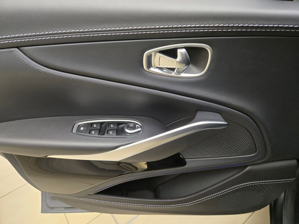 Used 2023 Aston Martin DBX 707 image 30