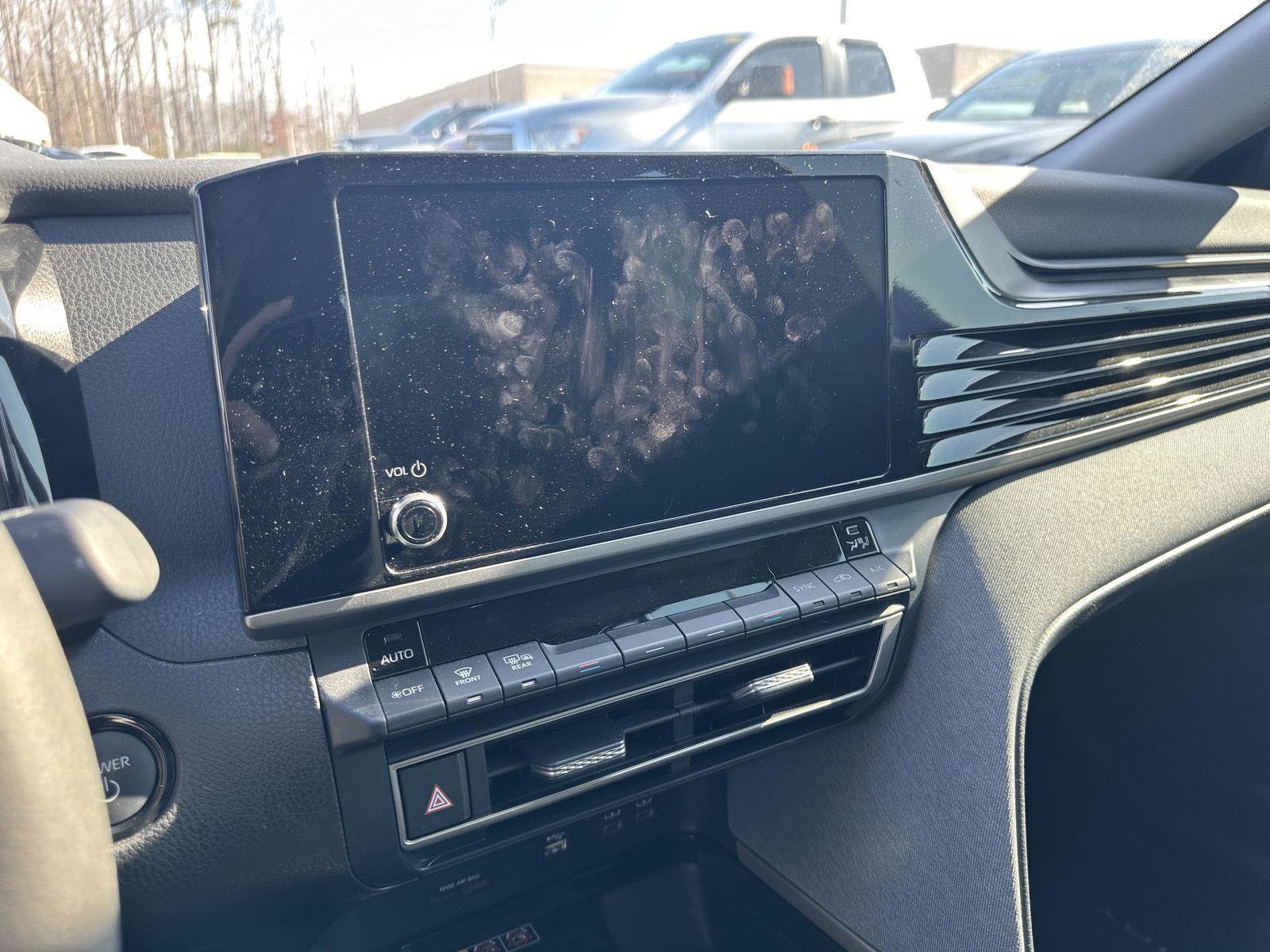 Used 2025 Toyota Camry LE w/ Convenience Package image 54