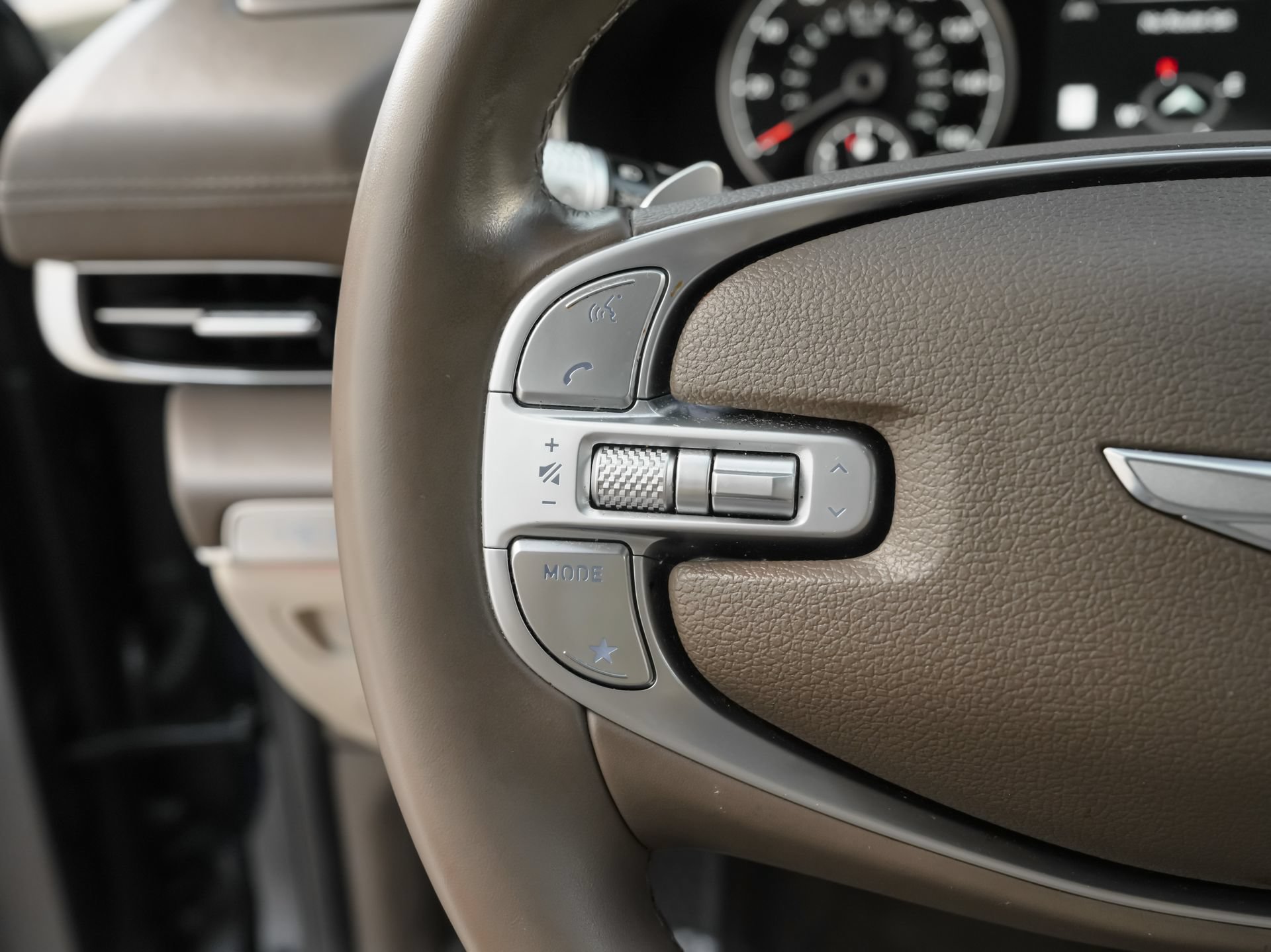 Used 2024 Genesis GV80 2.5T AWD/4WD image 18