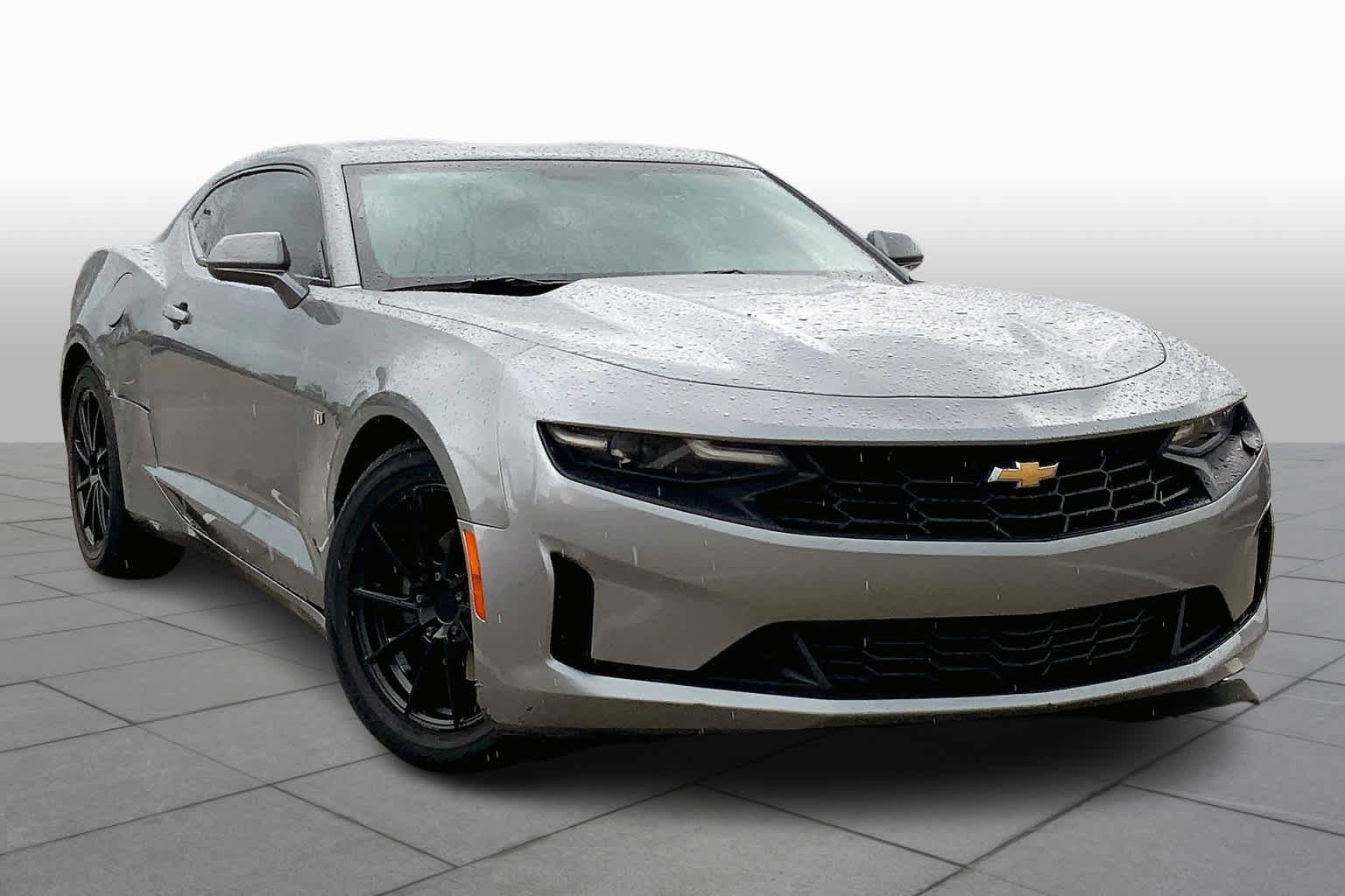 Used 2019 Chevrolet Camaro LT w/ Technology Package RWD image 3