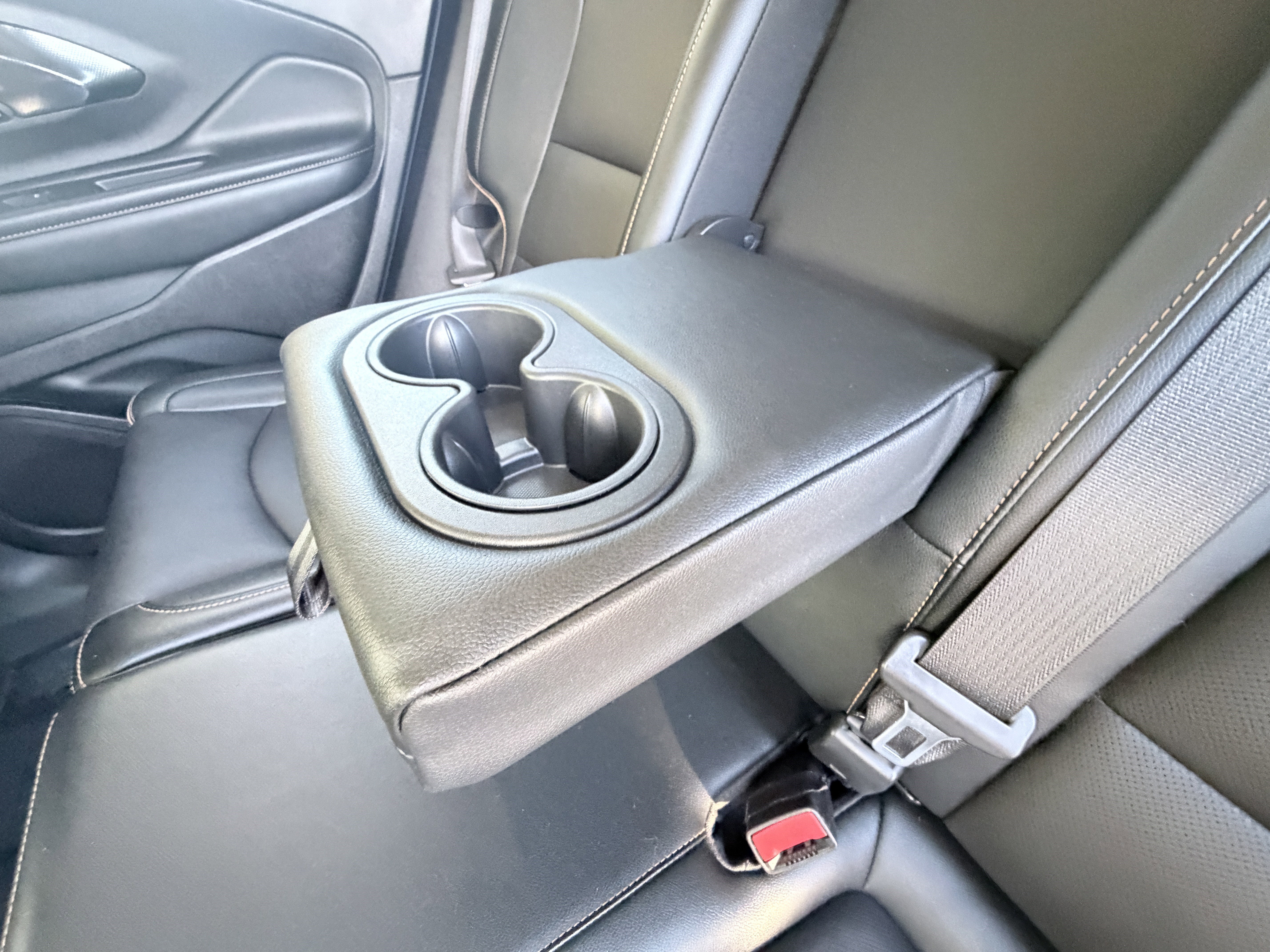 Used 2024 GMC Terrain AT4 image 17