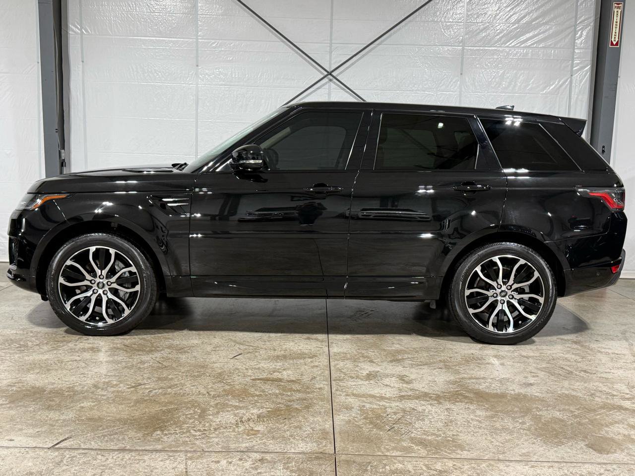 Used 2019 Land Rover Range Rover Sport HSE image 2