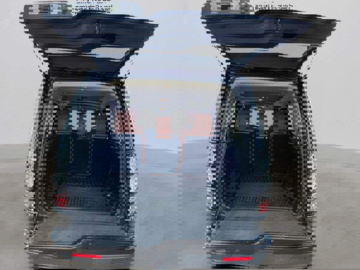 Used 2016 Land Rover LR4 HSE LUX image 19