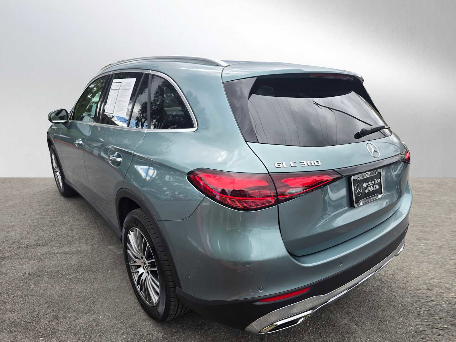 Used 2026 Mercedes-Benz GLC 300 4MATIC image 5
