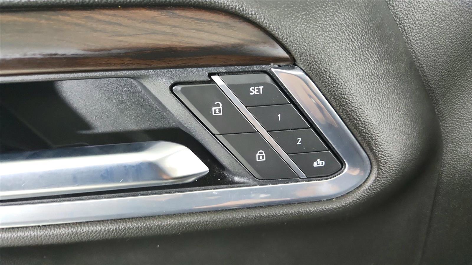 Used 2025 GMC Sierra 1500 SLT image 13