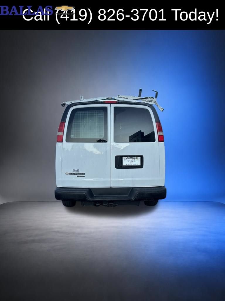 Used 2015 Chevrolet Express 2500 RWD image 4