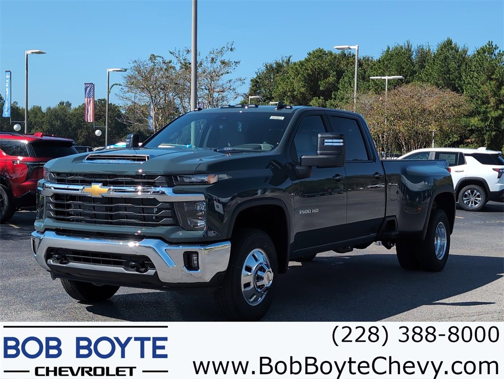 New 2026 Chevrolet Silverado 3500 LT image 1