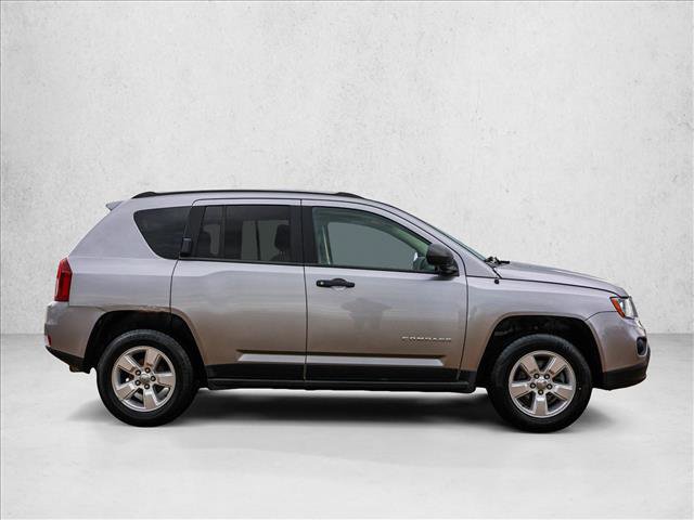 Used 2016 Jeep Compass Sport FWD image 4