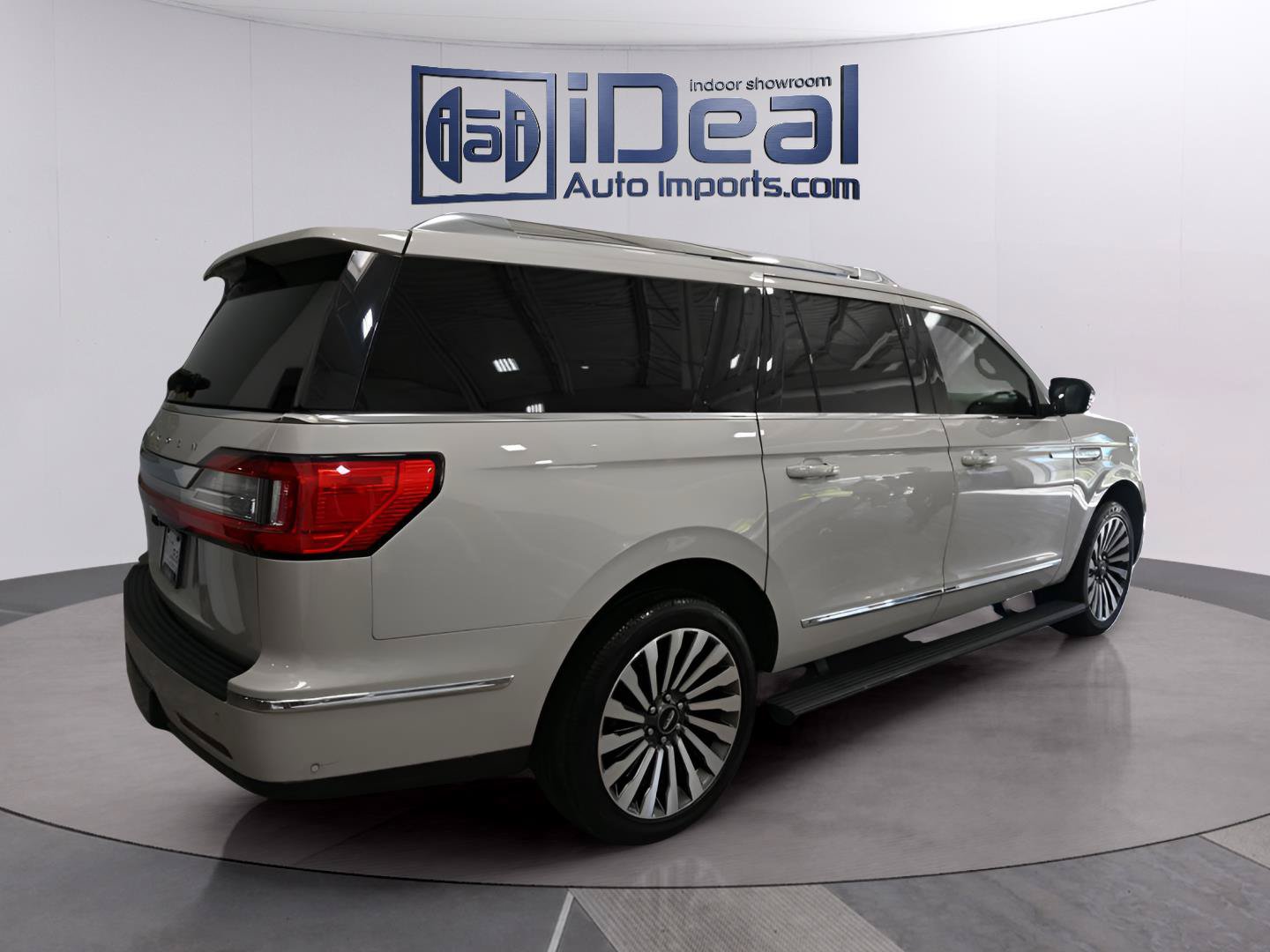 Used 2021 Lincoln Navigator L Reserve w/ Luxury Package AWD/4WD image 5