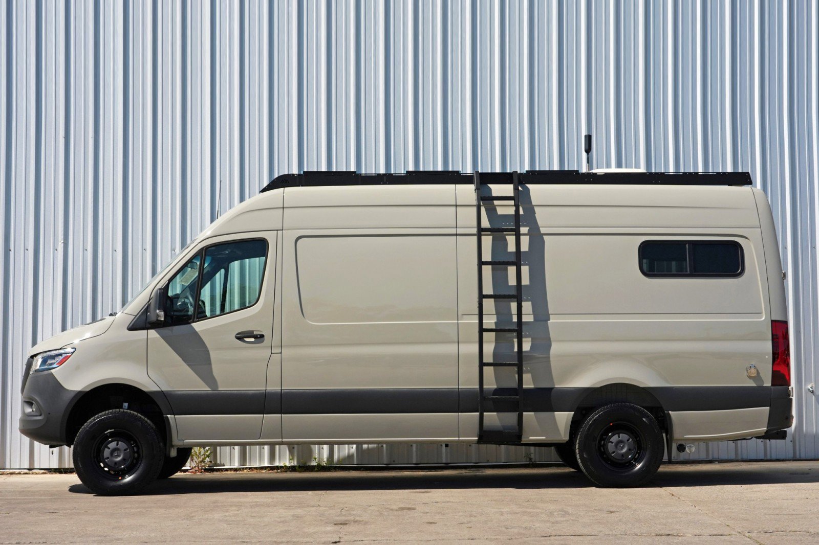 Used 2023 Mercedes-Benz Sprinter 2500 image 9