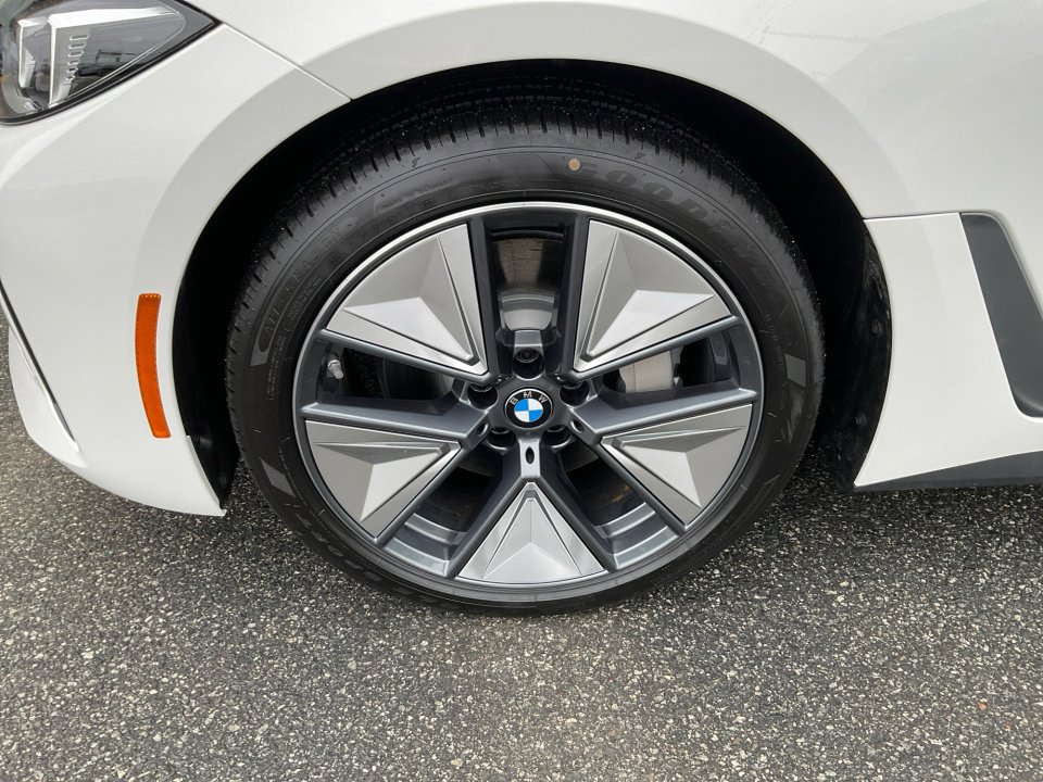 New 2026 BMW i4 xDrive40i w/ Premium Package image 27