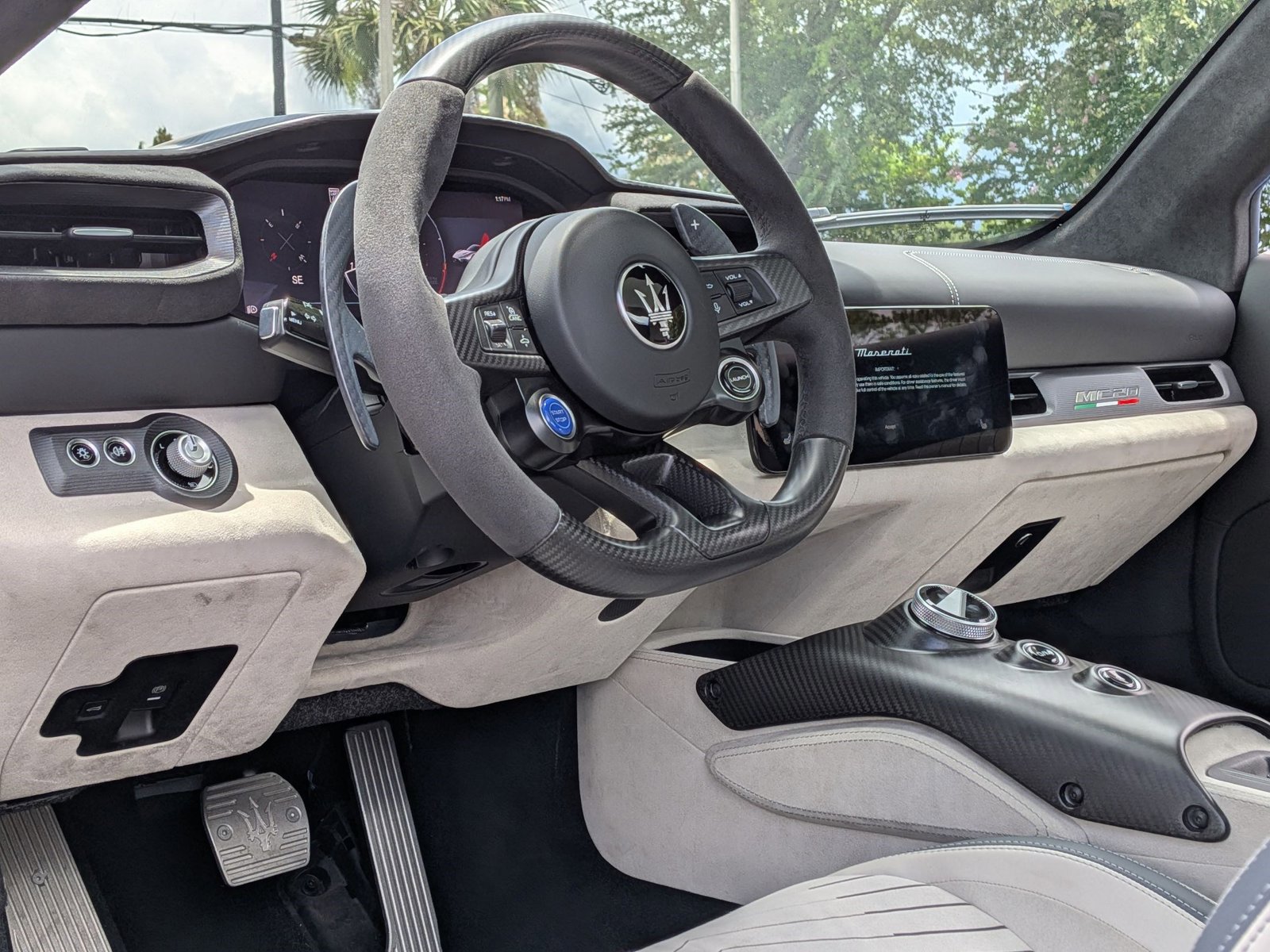 Used 2023 Maserati MC20 Spyder RWD image 4