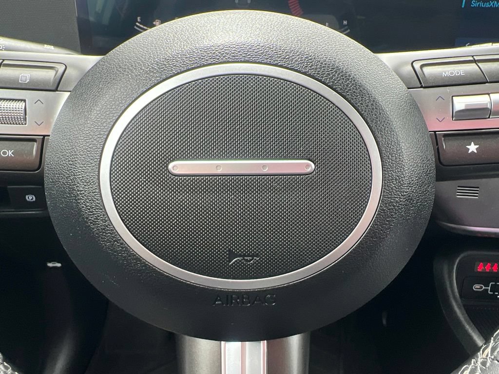 Used 2025 Hyundai Kona SEL AWD/4WD image 55