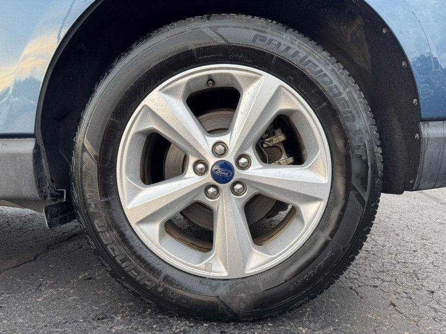 Used 2019 Ford Edge SE FWD image 13