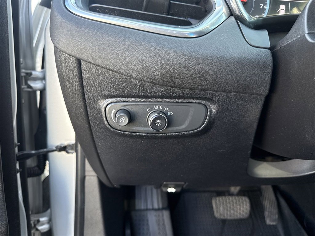 Certified 2018 Chevrolet Equinox LT image 17