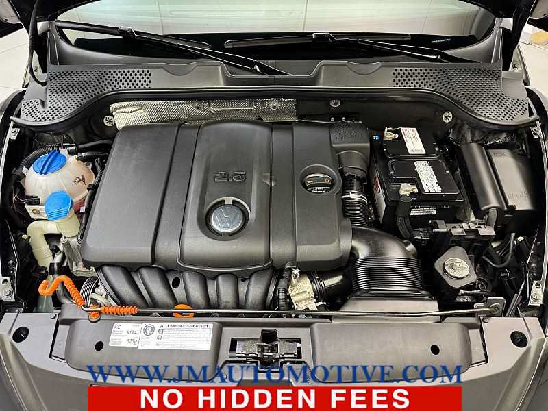 Used 2012 Volkswagen Beetle 2.5 FWD image 10