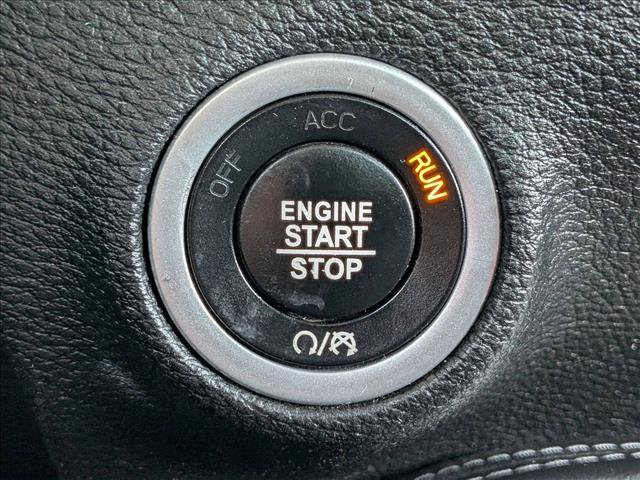 Used 2021 Dodge Challenger SXT image 13