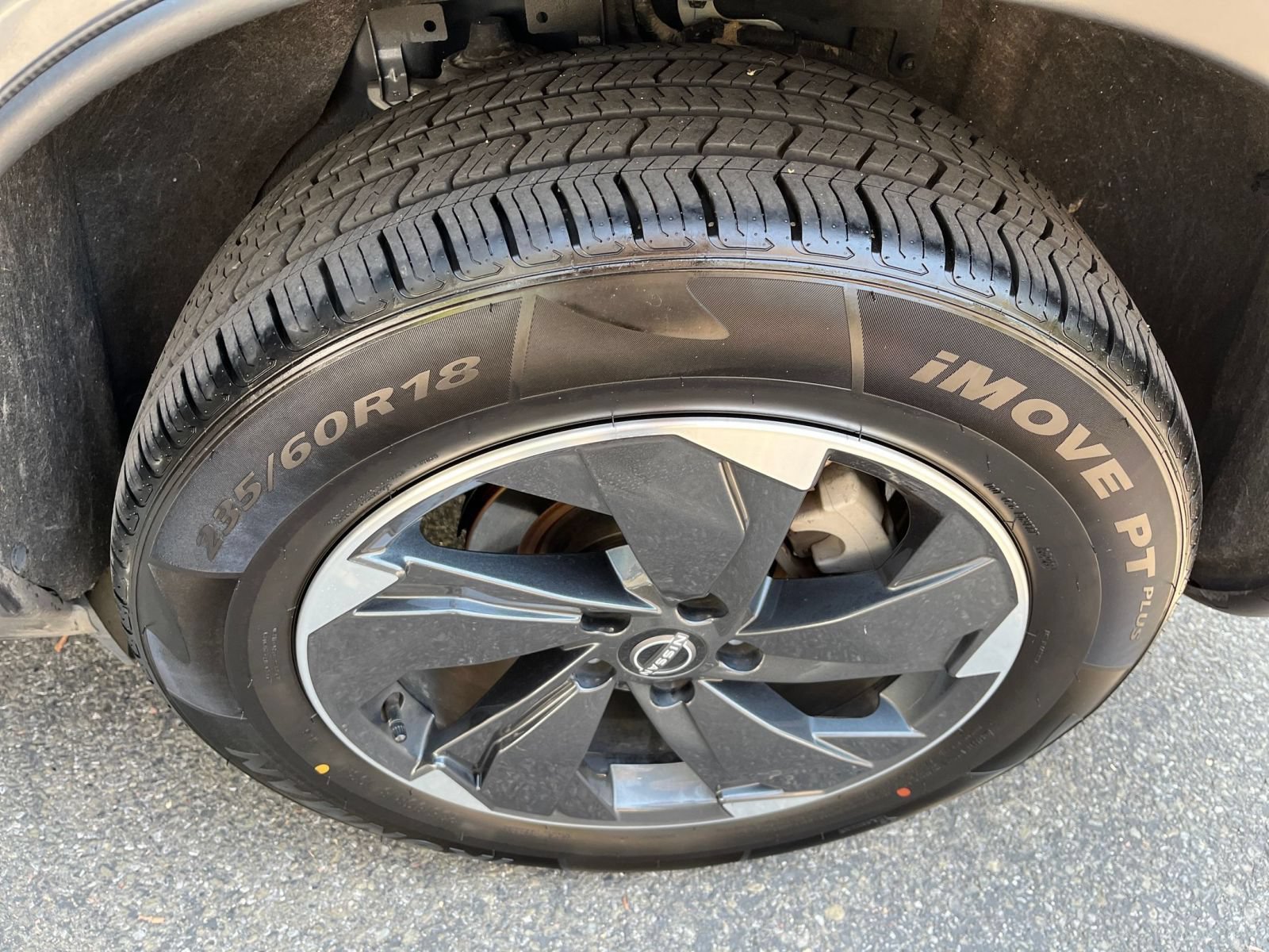 Used 2025 Nissan Rogue SV AWD/4WD image 32