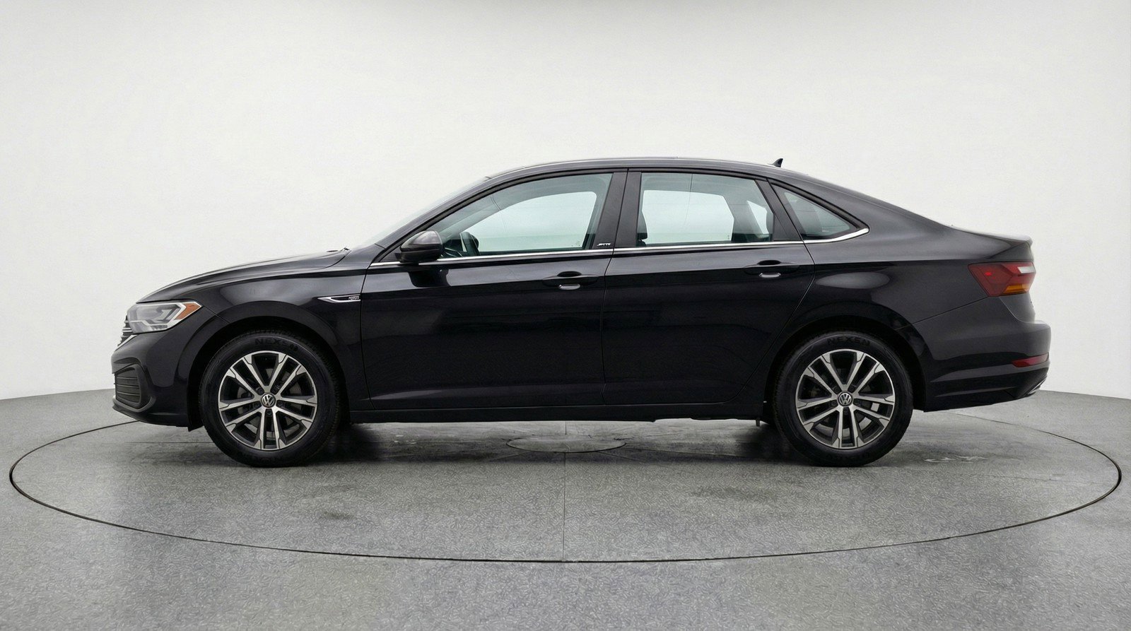 Used 2025 Volkswagen Jetta Sport image 5