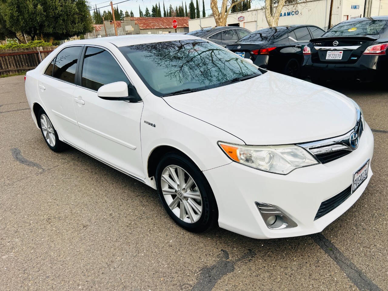 Used 2014 Toyota Camry XLE image 2