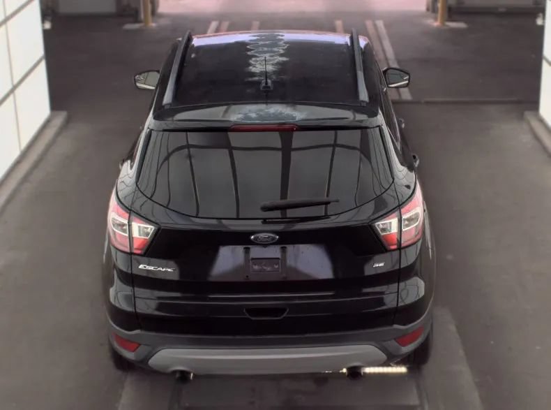 Used 2018 Ford Escape SE FWD image 4