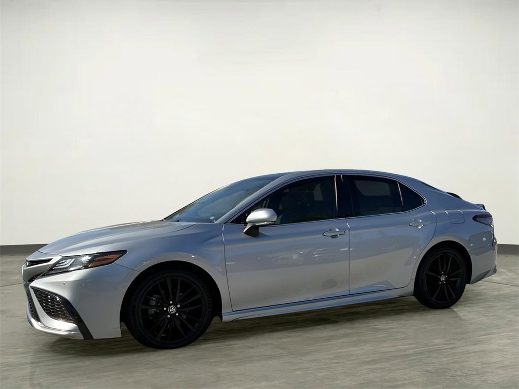 Used 2023 Toyota Camry XSE image 2