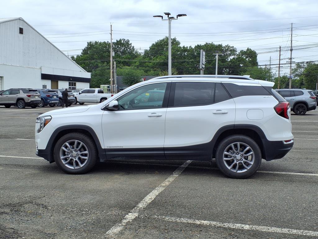 Certified 2022 GMC Terrain SLT w/ Infotainment Package II image 4