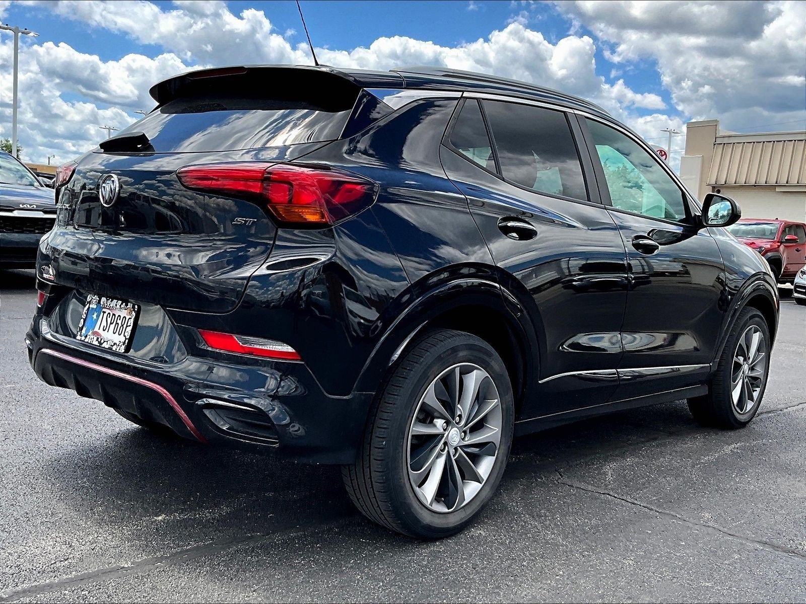 Used 2022 Buick Encore GX Preferred w/ Sport Touring Package FWD image 6