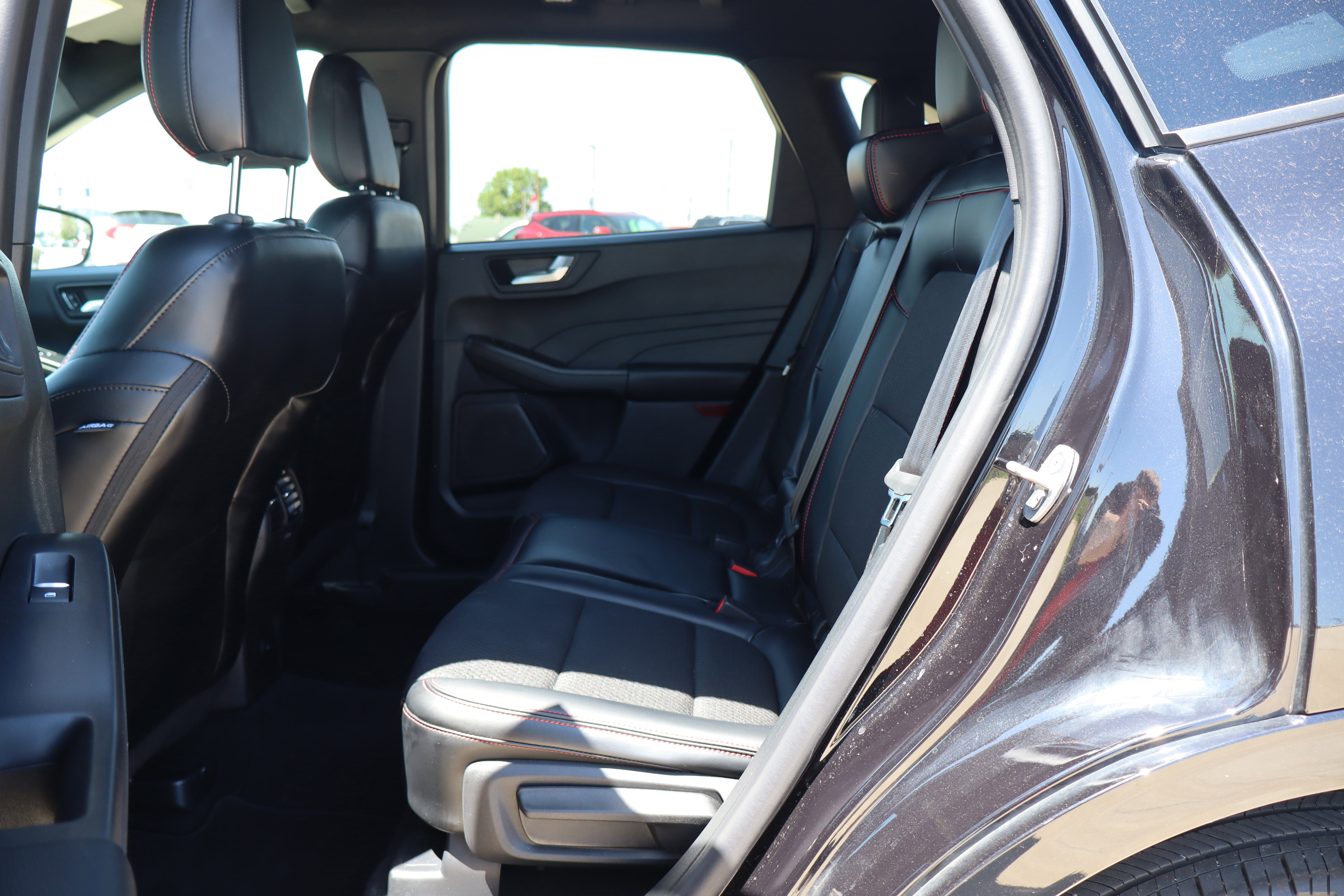 Used 2024 Ford Escape ST-Line w/ Tech Pack #1 AWD/4WD image 11