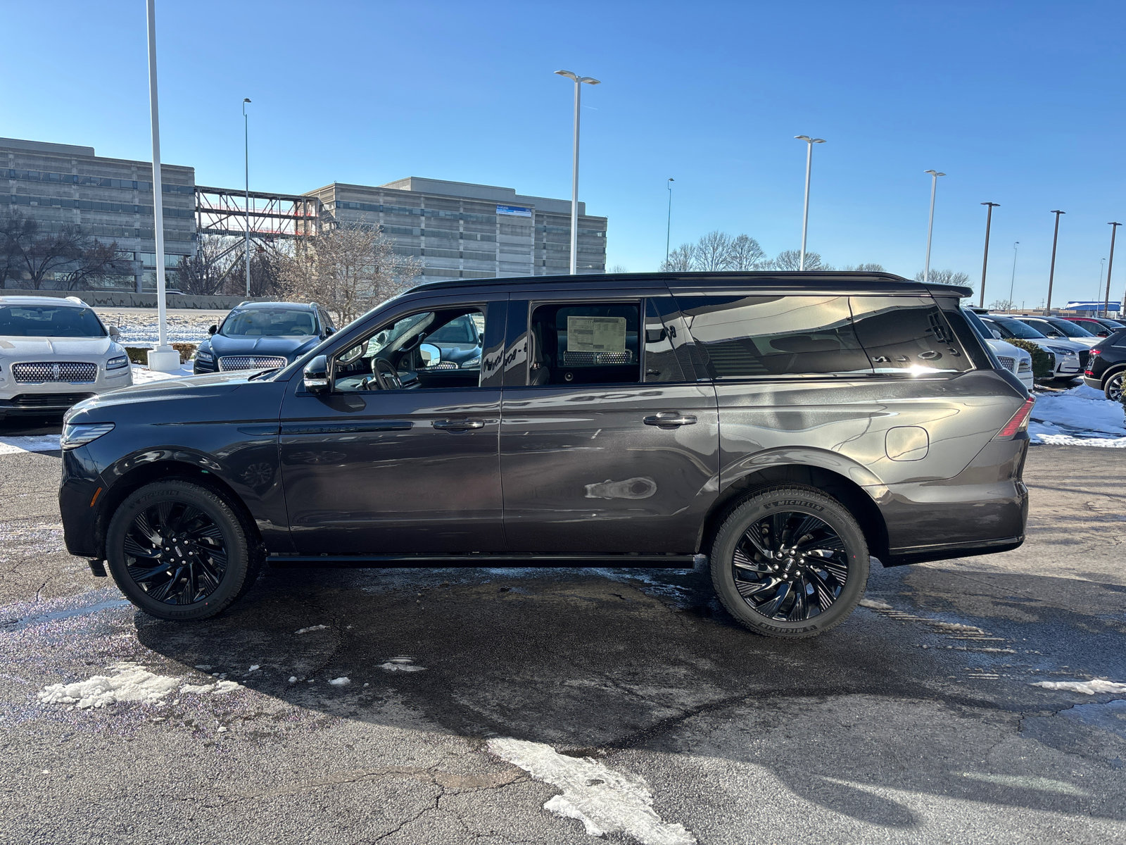 New 2025 Lincoln Navigator L Reserve w/ Jet Appearance Package image 4