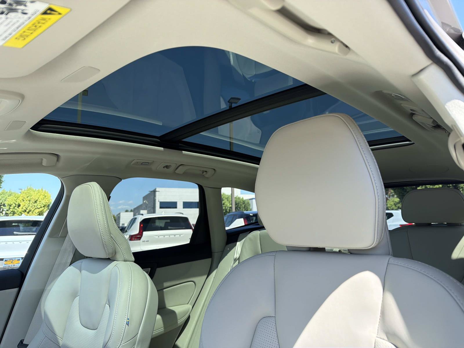 New 2027 Volvo XC60 B5 Ultra AWD/4WD image 24