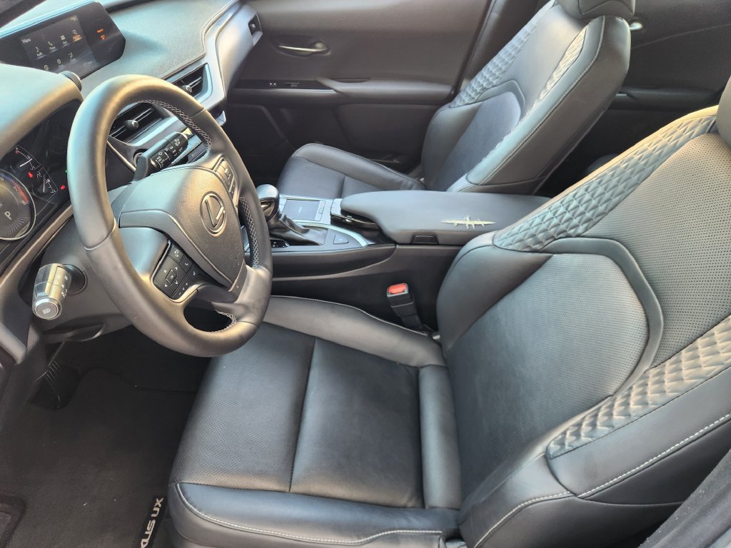 Used 2021 Lexus UX 200 w/ Premium Package FWD image 13