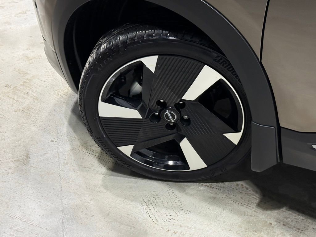 Certified 2025 Nissan Kicks SR image 7