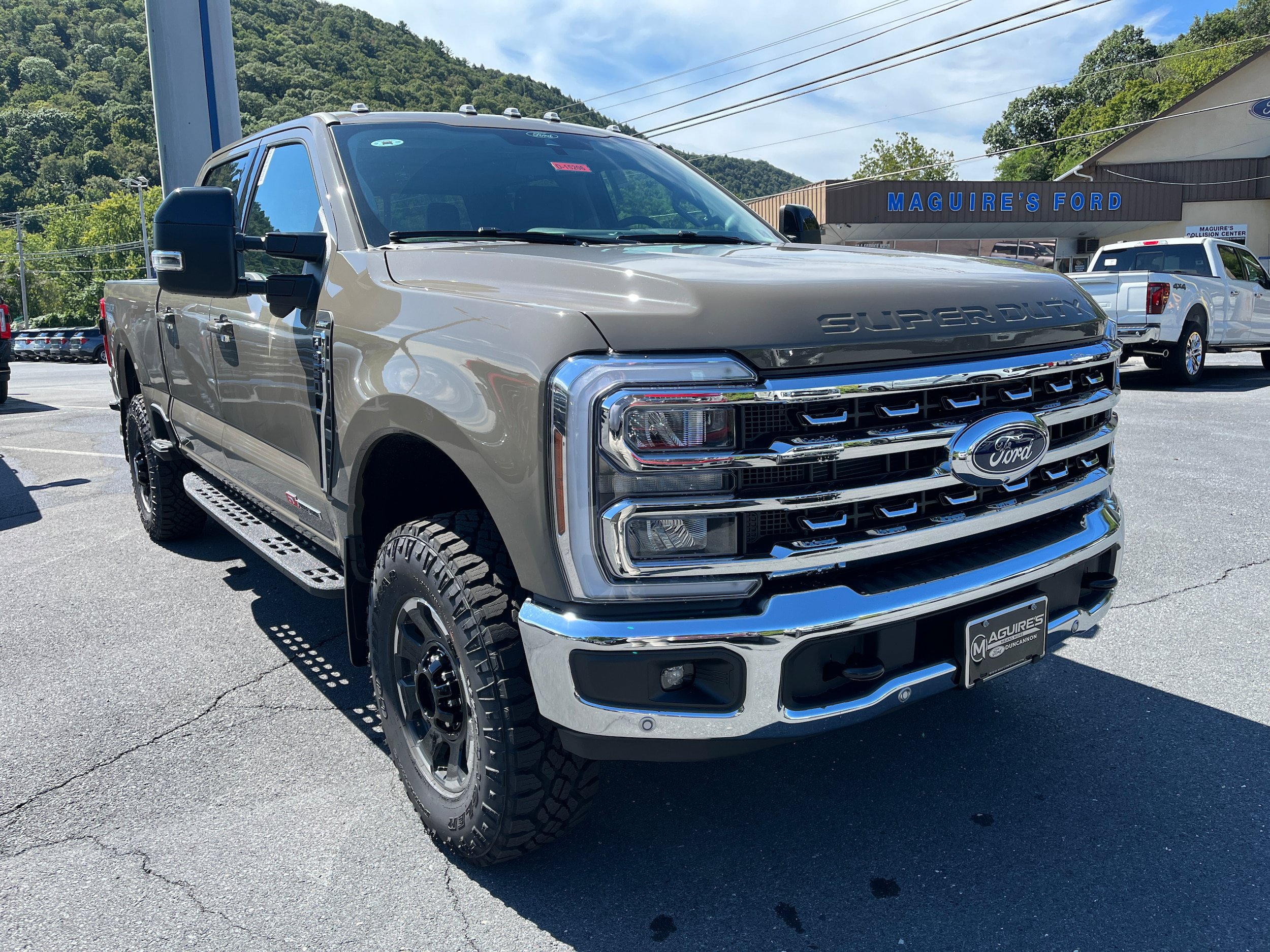 New 2026 Ford F350 Lariat w/ Tremor Off-Road Package AWD/4WD image 4