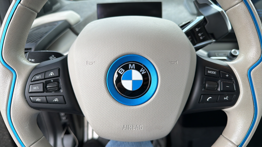 Used 2016 BMW i3 w/ Range Extender RWD image 22