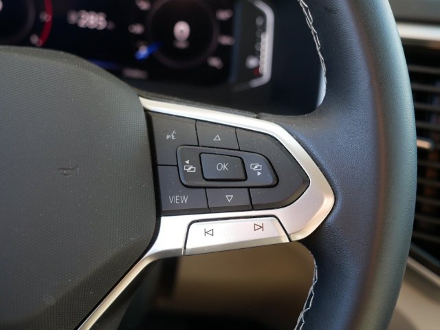 Certified 2023 Volkswagen Atlas SE w/ Panoramic Sunroof Package AWD/4WD image 28