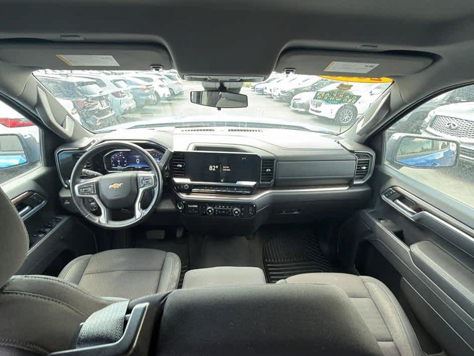 Used 2025 Chevrolet Silverado 1500 LT AWD/4WD image 19