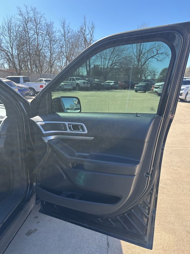 Used 2013 Ford Explorer XLT image 19