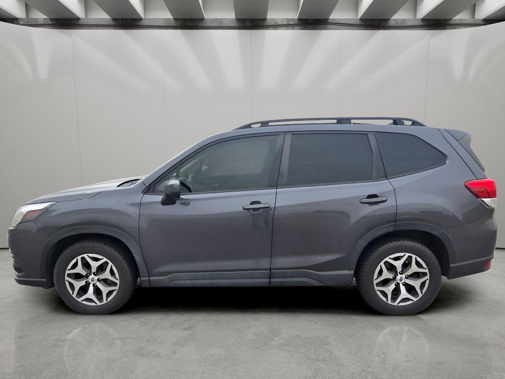 Used 2024 Subaru Forester Premium image 2
