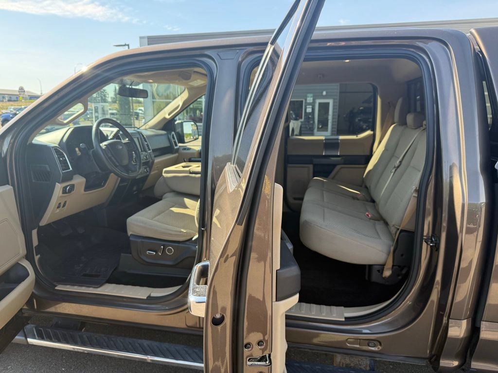 Used 2017 Ford F150 XLT w/ Equipment Group 302A Luxury AWD/4WD image 8