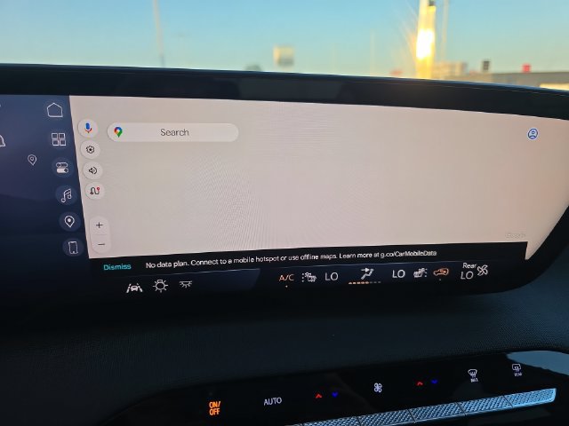 Certified 2025 Buick Enclave Preferred FWD image 18