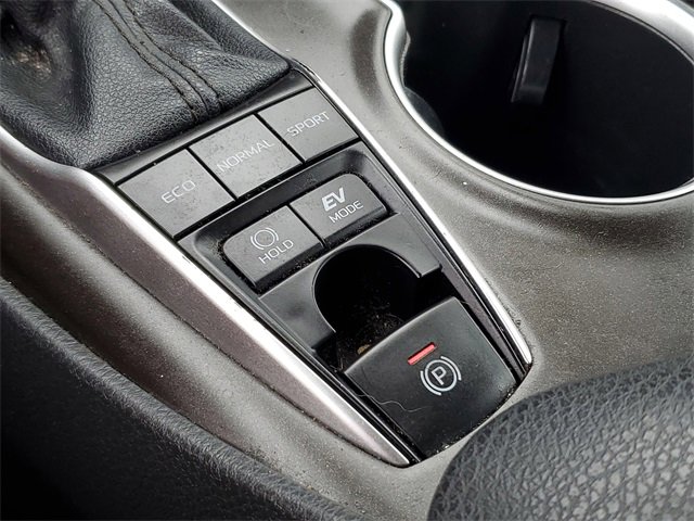 Used 2021 Toyota Camry LE image 22