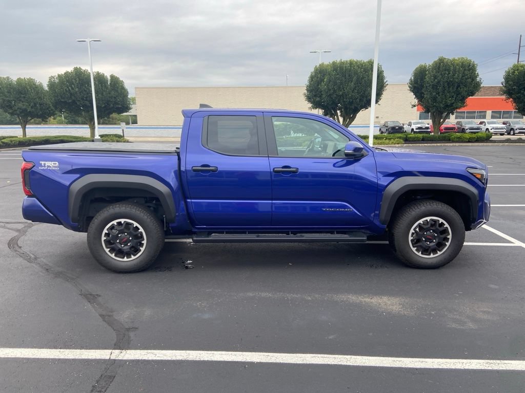 Used 2025 Toyota Tacoma TRD Off-Road w/ TRD Off Road Upgrade Package AWD/4WD image 8